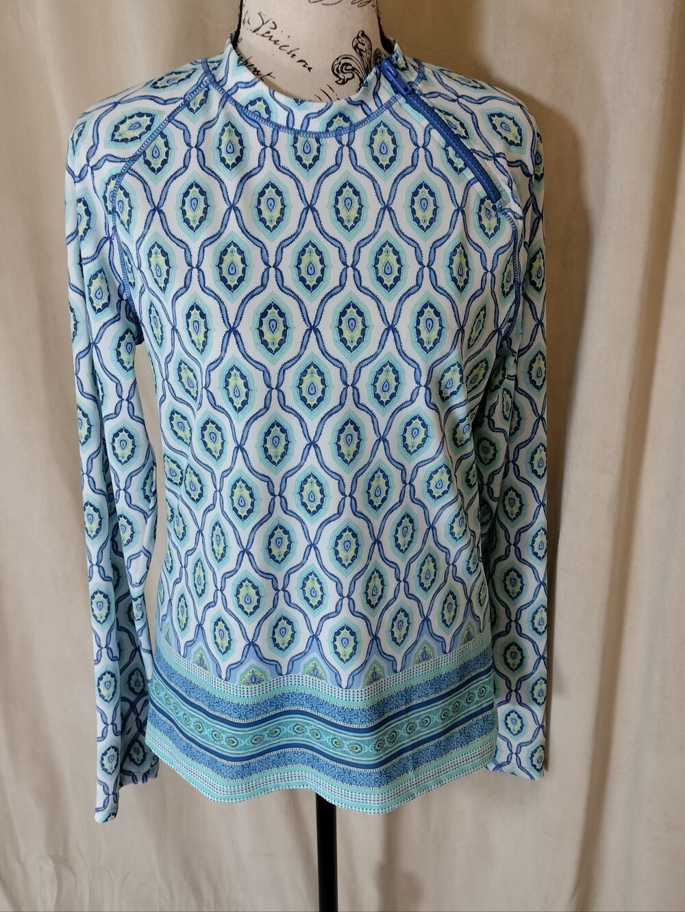 NWOT! Cabana Life Women's Long-Sleeve Zipper Rashguard. Size L